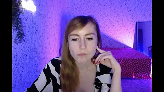 Snapshot of Athena_Richards chatting on 12/20/24, 04:04 Athena Richards online show from 12/20/24, 04:04