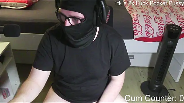Snapshot of HornyTeenBoy64 chatting on 06/14/26, 03:58 HornyTeenBoy64 online show from 06/14/26, 03:58