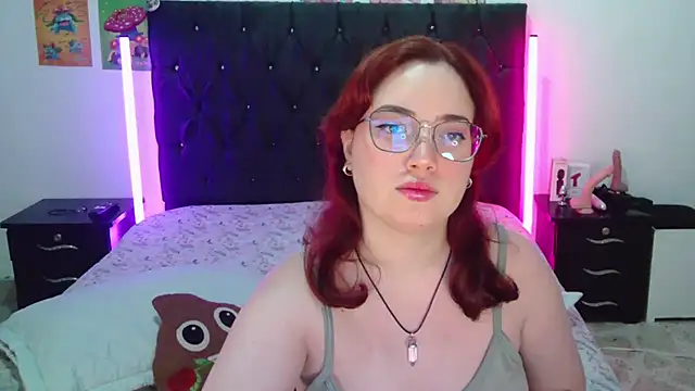 Snapshot of AndrewAnndCherry chatting on 11/04/25, 11:04 AndrewAnndCherry online show from 11/04/25, 11:04