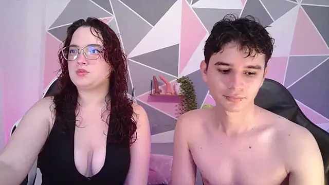 Snapshot of AndrewAnndCherry chatting on 06/30/26, 12:11 AndrewAnndCherry online show from 06/30/26, 12:11