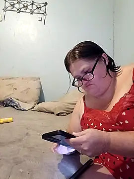 Snapshot of mcv131985 chatting on 10/06/25, 10:12 mcv131985 online show from 10/06/25, 10:12