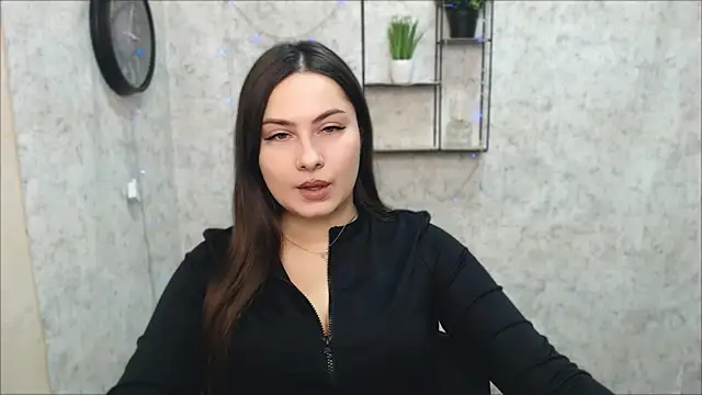 EmiliaTemi  online show from 12/27/24, 12:12