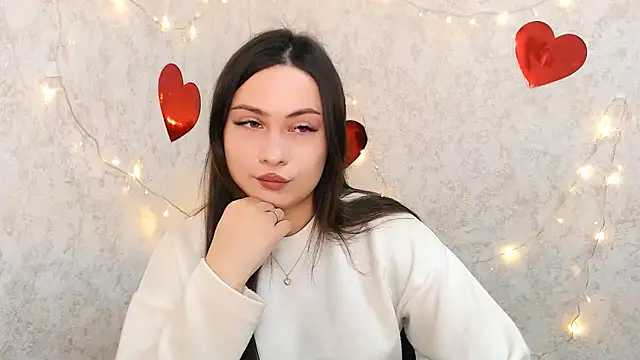 EmiliaTemi  online show from 02/19/25, 10:45