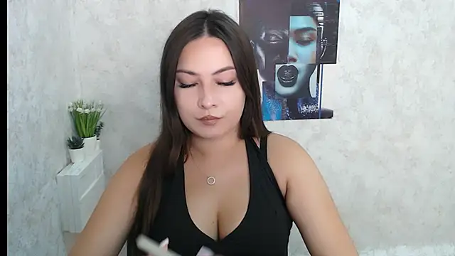 EmiliaTemi  online show from 09/10/25, 11:32