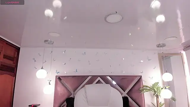  Antonnela  online show from 11/19/25, 02:06