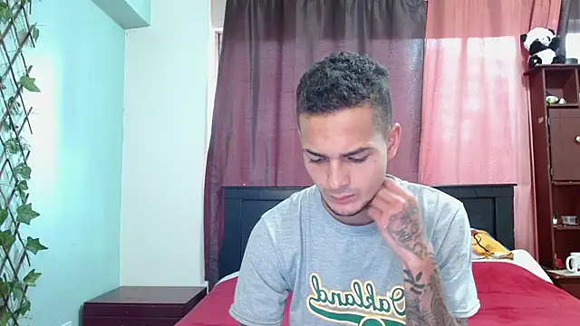 Snapshot of Jeffstyle18 chatting on 09/26/25, 05:17 Jeffstyle18 online show from 09/26/25, 05:17