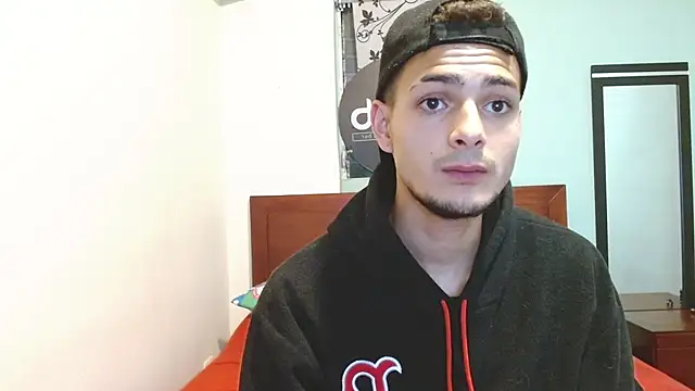 Snapshot of Jeffstyle18 chatting on 09/30/25, 11:32 Jeffstyle18 online show from 09/30/25, 11:32