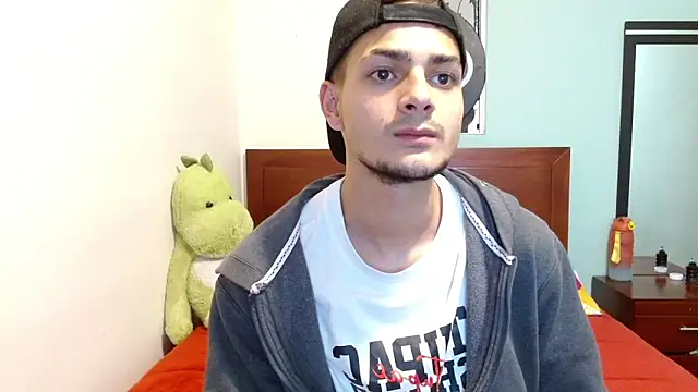 Snapshot of Jeffstyle18 chatting on 10/03/25, 12:07 Jeffstyle18 online show from 10/03/25, 12:07