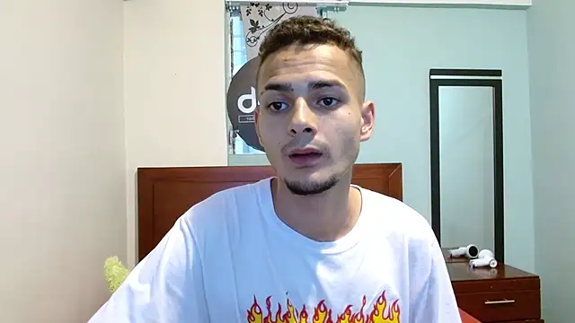 Snapshot of Jeffstyle18 chatting on 10/06/25, 10:29 Jeffstyle18 online show from 10/06/25, 10:29