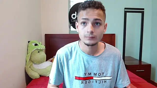 Snapshot of Jeffstyle18 chatting on 10/07/25, 06:38 Jeffstyle18 online show from 10/07/25, 06:38