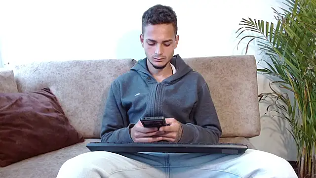 Snapshot of Jeffstyle18 chatting on 10/21/25, 07:03 Jeffstyle18 online show from 10/21/25, 07:03