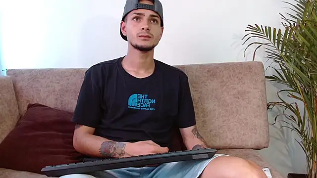 Snapshot of Jeffstyle18 chatting on 10/22/25, 07:46 Jeffstyle18 online show from 10/22/25, 07:46