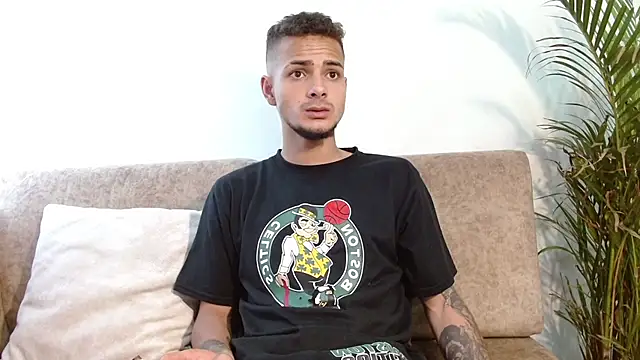 Snapshot of Jeffstyle18 chatting on 10/25/25, 09:31 Jeffstyle18 online show from 10/25/25, 09:31