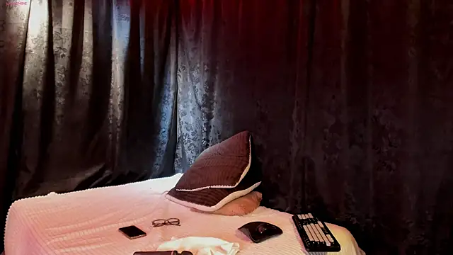 MiaKnox online show from 05/29/26, 12:08