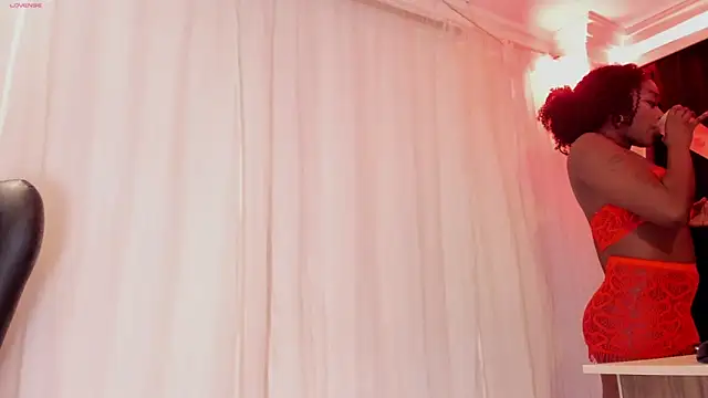 MiaKnox online show from 06/12/26, 12:09