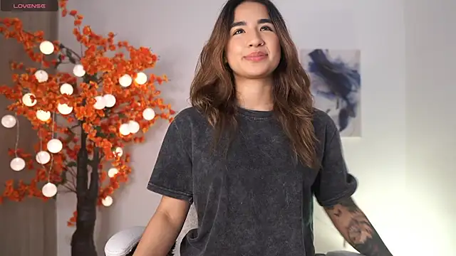 Snapshot of VictoriaHiill chatting on 11/07/25, 05:24 VictoriaHiill online show from 11/07/25, 05:24