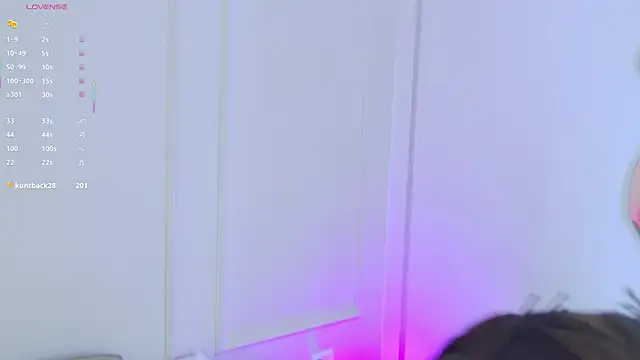 Snapshot of Mariapettit chatting on 09/25/25, 12:42 Mariapettit online show from 09/25/25, 12:42