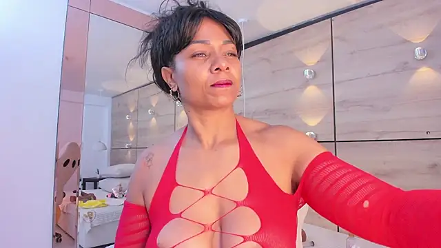 Snapshot of martina_touss chatting on 11/01/25, 11:56 martina touss online show from 11/01/25, 11:56