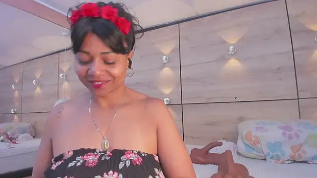 Snapshot of martina_touss chatting on 11/29/25, 01:36 martina touss online show from 11/29/25, 01:36