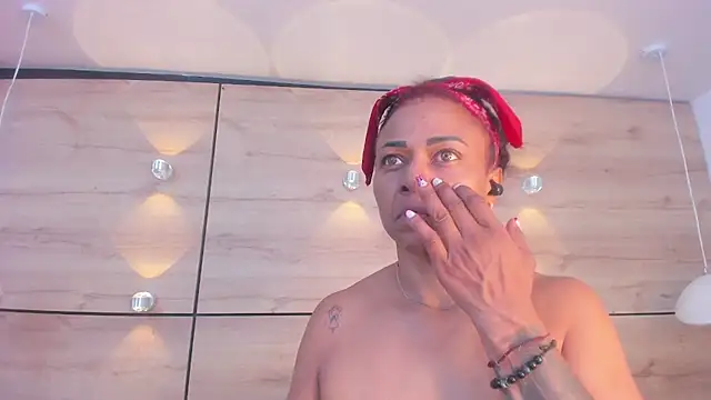 Snapshot of martina_touss chatting on 12/13/25, 07:53 martina touss online show from 12/13/25, 07:53