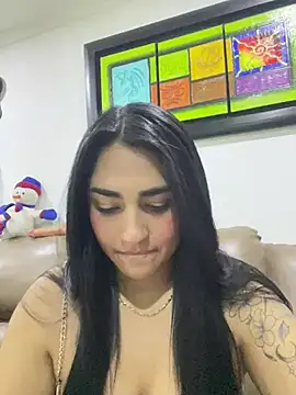 Snapshot of Charlotte_cute18 chatting on 12/06/24, 05:09 Charlotte cute18 online show from 12/06/24, 05:09