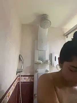 Snapshot of Charlotte_cute18 chatting on 12/14/24, 11:23 Charlotte cute18 online show from 12/14/24, 11:23