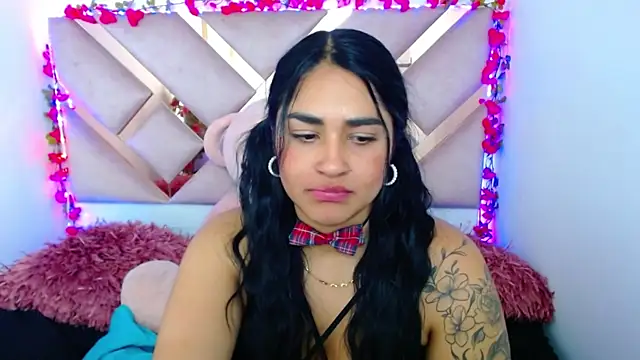 Snapshot of Charlotte_cute18 chatting on 03/21/25, 07:00 Charlotte cute18 online show from 03/21/25, 07:00