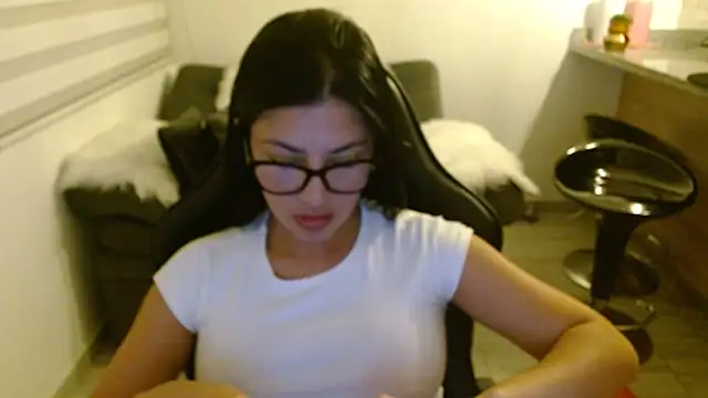 Charlotte cute18 online show from 06/14/26, 02:46