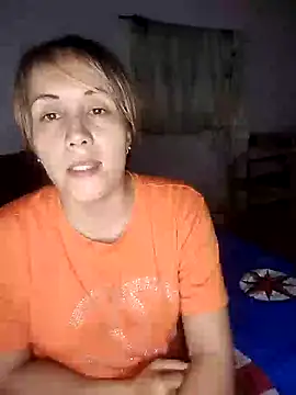 Snapshot of Isabel23zr chatting on 01/02/25, 02:22 Isabel23zr online show from 01/02/25, 02:22