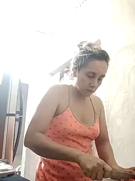 Snapshot of Isabel23zr chatting on 01/04/25, 12:38 Isabel23zr online show from 01/04/25, 12:38