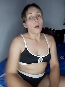 Snapshot of Isabel23zr chatting on 01/18/25, 04:37 Isabel23zr online show from 01/18/25, 04:37