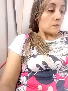 Snapshot of Isabel23zr chatting on 02/26/25, 02:04 Isabel23zr online show from 02/26/25, 02:04