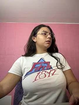 Snapshot of karol_9 chatting on 02/27/25, 04:20 karol 9 online show from 02/27/25, 04:20