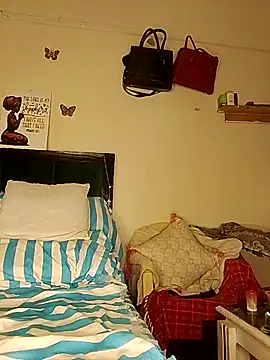 Snapshot of melaninebony1 chatting on 11/04/25, 03:22 melaninebony1 online show from 11/04/25, 03:22