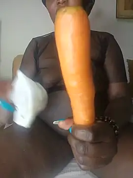 melaninebony1 online show from 06/12/26, 07:46