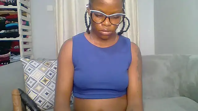 Petite 254 online show from 04/07/26, 08:15