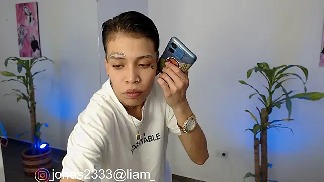 Snapshot of Jonesliam23 chatting on 01/11/25, 08:32 Jonesliam23 online show from 01/11/25, 08:32