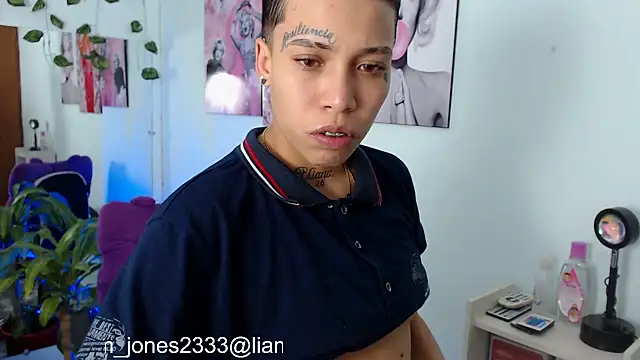 Snapshot of Jonesliam23 chatting on 02/11/25, 07:38 Jonesliam23 online show from 02/11/25, 07:38