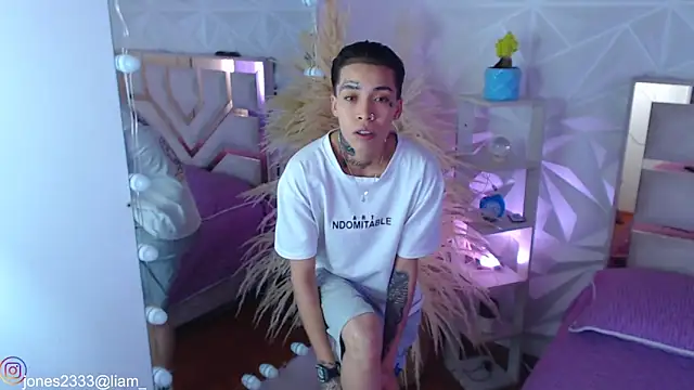 Jonesliam23 online show from 09/15/25, 06:52