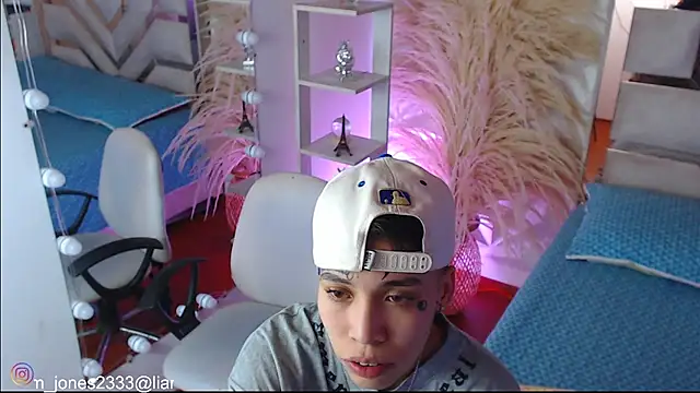 Jonesliam23 online show from 11/26/25, 07:26