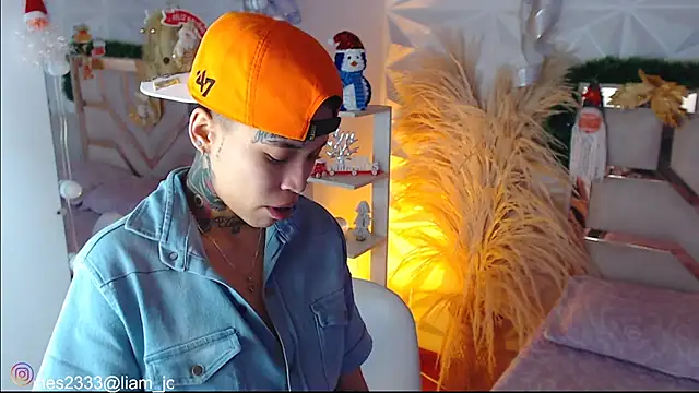 Jonesliam23 online show from 12/04/25, 07:22