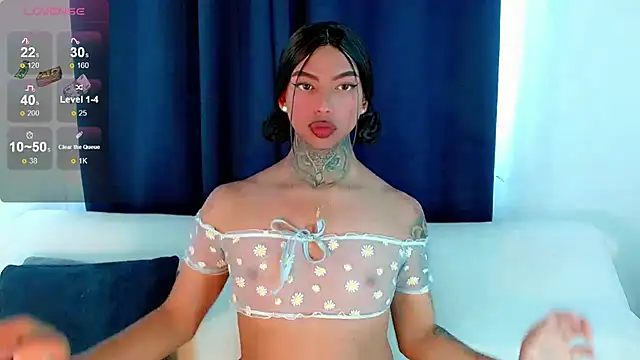 Snapshot of laura_sweett120 chatting on 11/18/25, 03:38 laura sweett120 online show from 11/18/25, 03:38