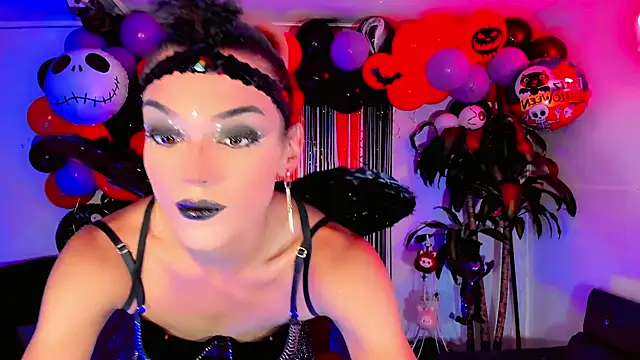 Snapshot of the-horus-girl chatting on 10/20/25, 03:40 the-horus-girl online show from 10/20/25, 03:40