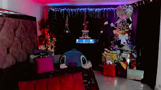 Snapshot of the-horus-girl chatting on 12/04/25, 12:09 the-horus-girl online show from 12/04/25, 12:09