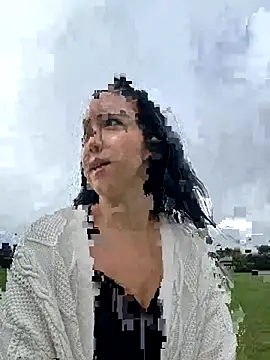 Snapshot of Vanesskaa chatting on 09/17/25, 01:24 Vanesskaa online show from 09/17/25, 01:24