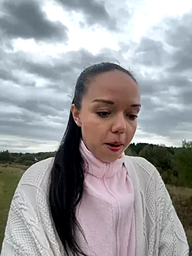 Snapshot of Vanesskaa chatting on 09/27/25, 03:28 Vanesskaa online show from 09/27/25, 03:28