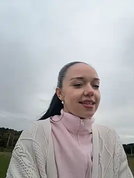 Snapshot of Vanesskaa chatting on 10/10/25, 04:28 Vanesskaa online show from 10/10/25, 04:28