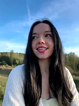 Snapshot of Vanesskaa chatting on 10/11/25, 04:05 Vanesskaa online show from 10/11/25, 04:05