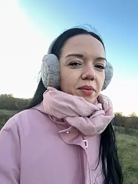 Snapshot of Vanesskaa chatting on 11/19/25, 03:34 Vanesskaa online show from 11/19/25, 03:34