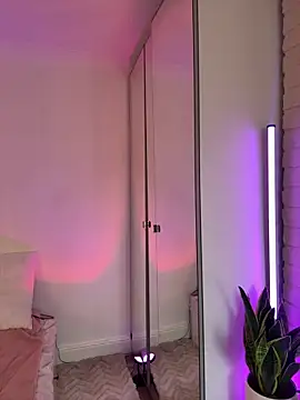 Snapshot of Vanesskaa chatting on 04/12/26, 12:43 Vanesskaa online show from 04/12/26, 12:43
